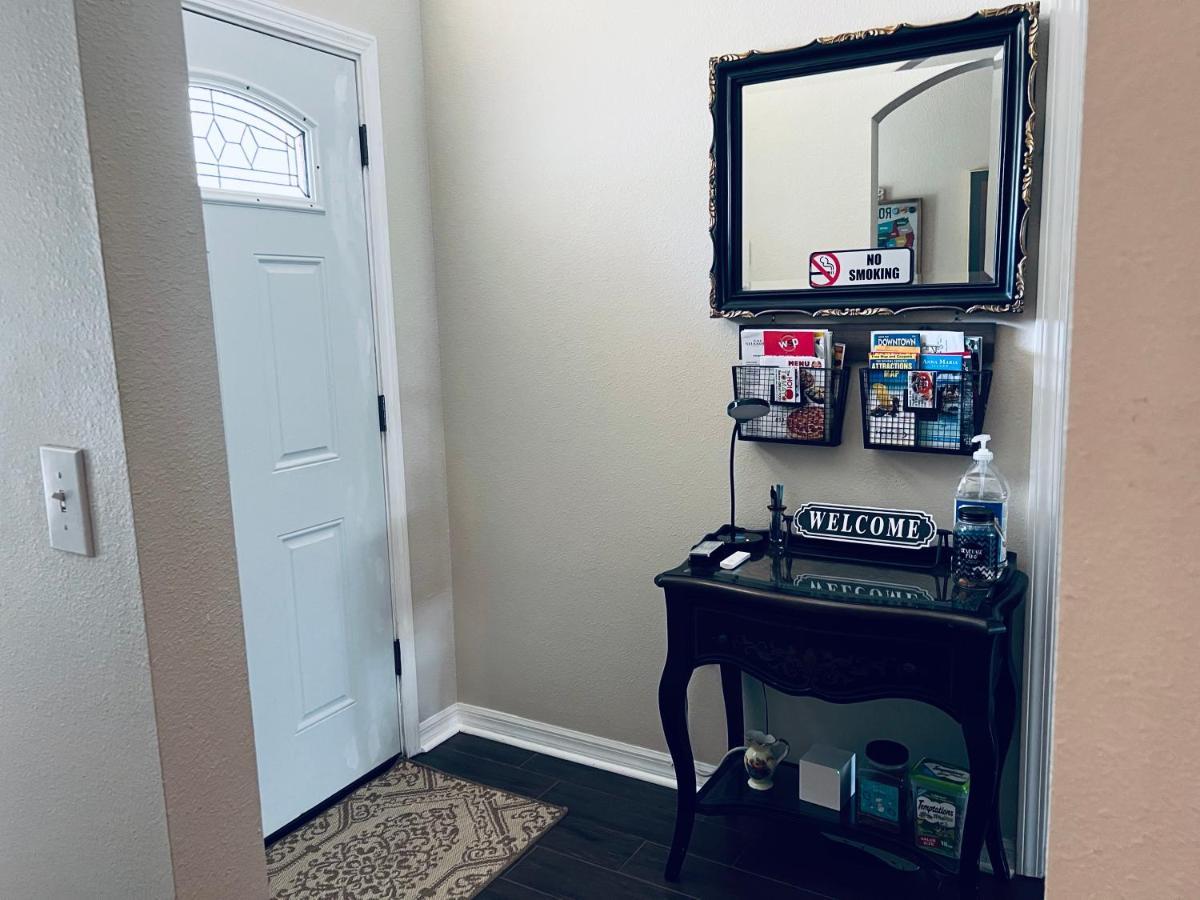 Ruskin Fl Private 2 Bdrm 1 Bath Suite Common Areas Shared With Host And Cat Exterior photo