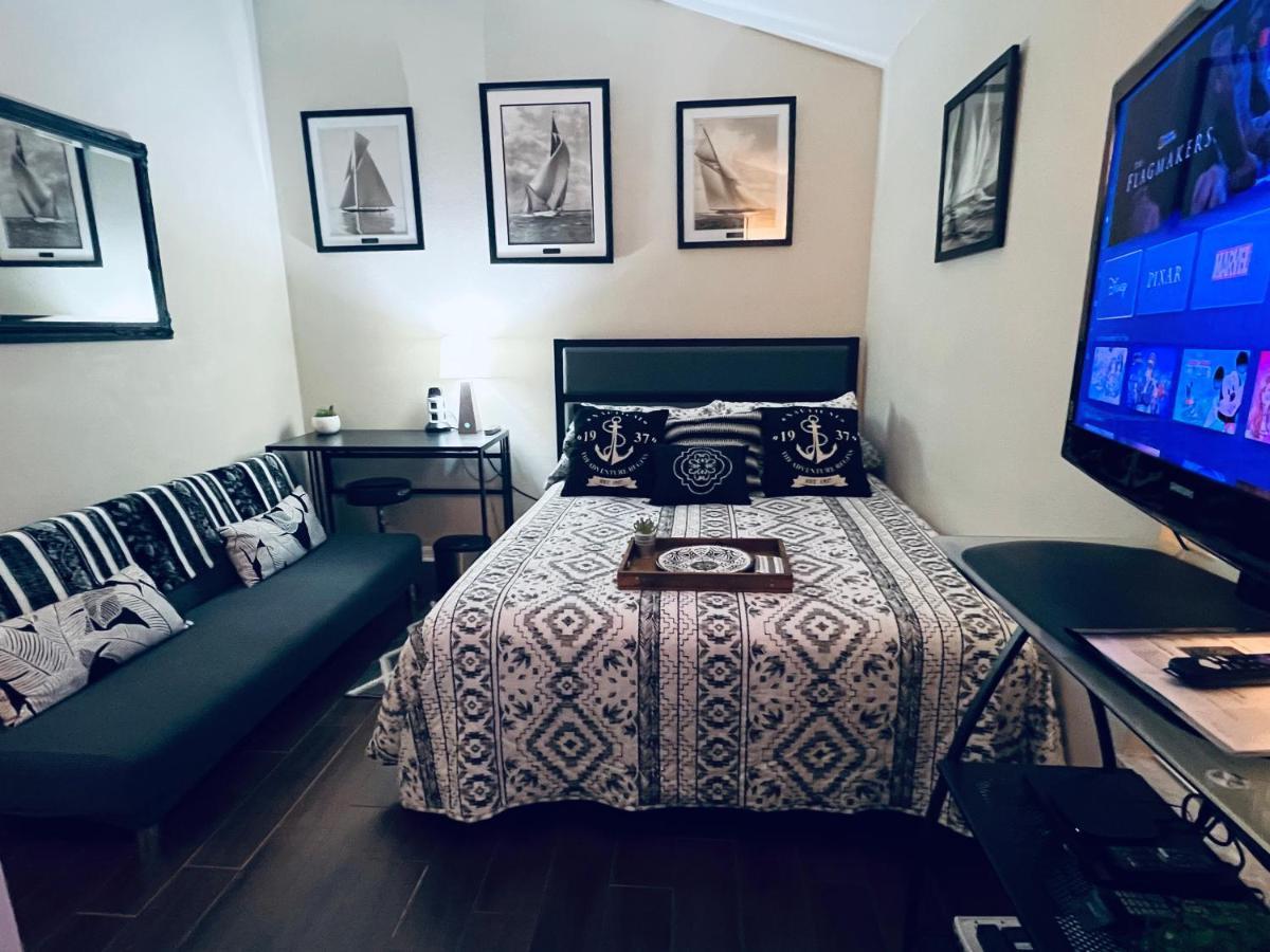 Ruskin Fl Private 2 Bdrm 1 Bath Suite Common Areas Shared With Host And Cat Exterior photo