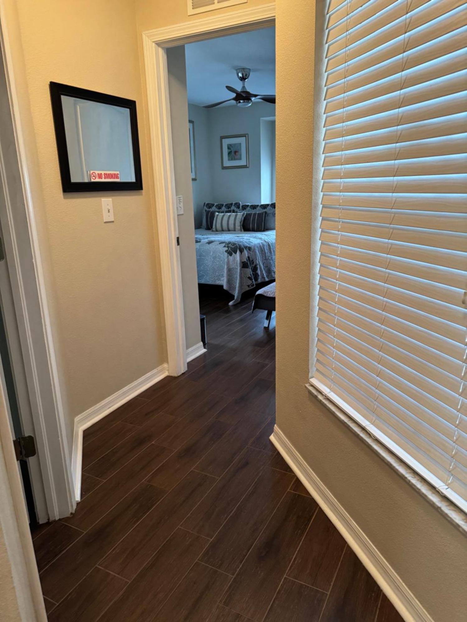Ruskin Fl Private 2 Bdrm 1 Bath Suite Common Areas Shared With Host And Cat Exterior photo